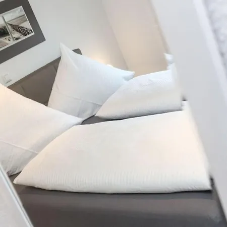 Blinkfueuer No 25 Modern Retreat 4*
