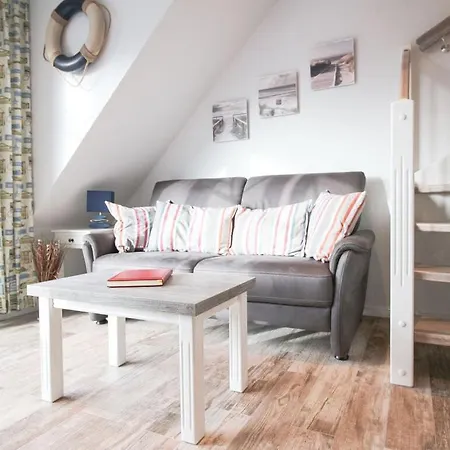 Blinkfueuer No 25 Modern Retreat Greetsiel